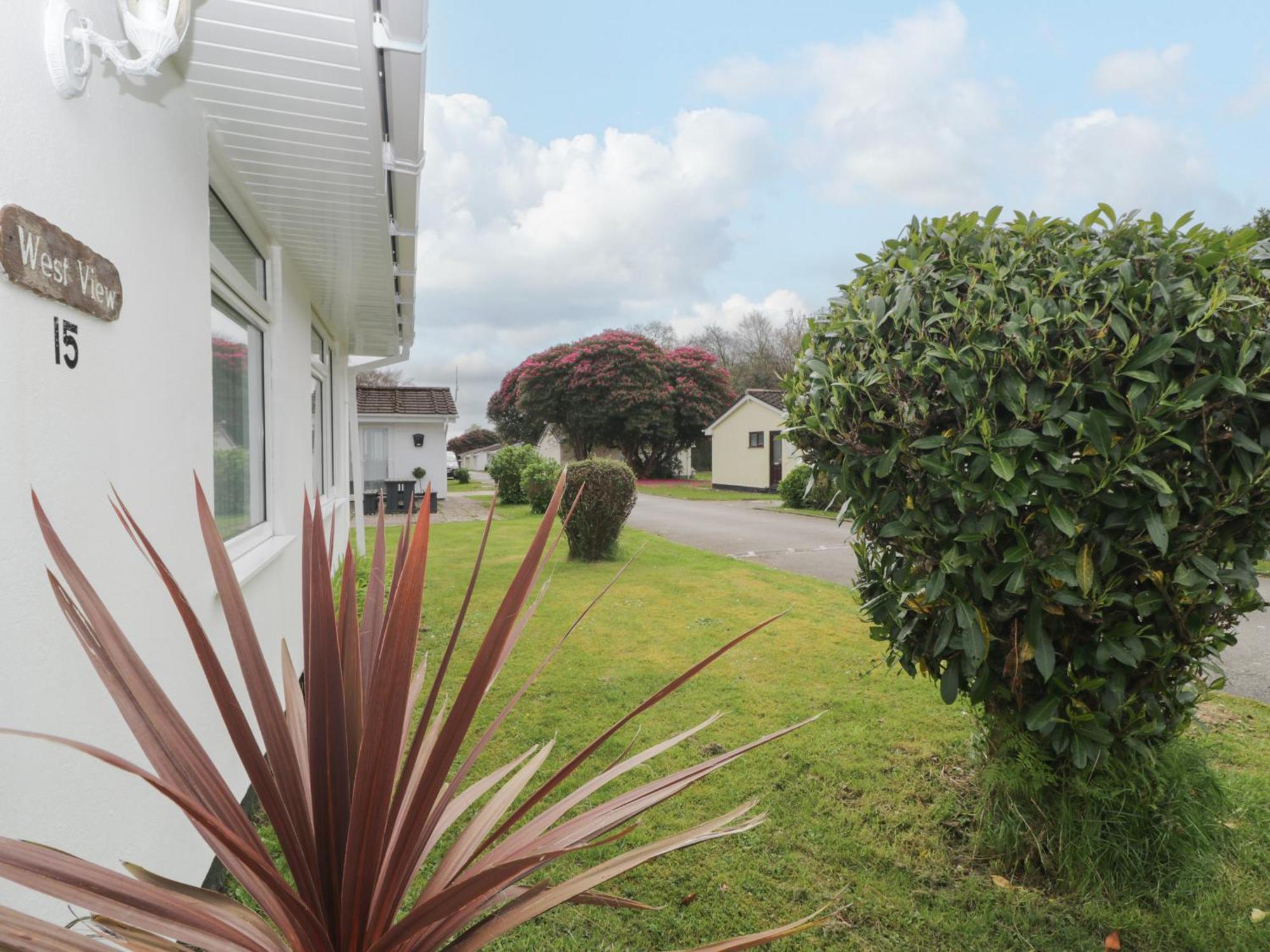 Westview Villa Liskeard Exterior photo